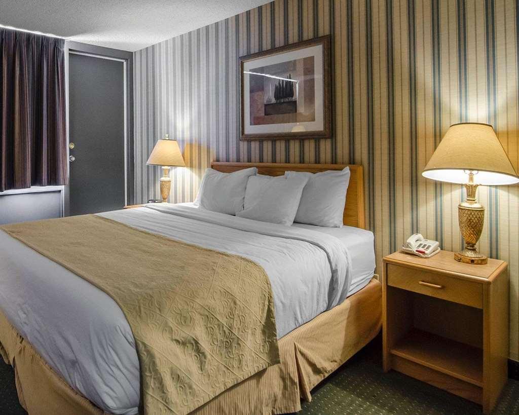 Ramada By Wyndham Whitecourt Ξενοδοχείο Δωμάτιο φωτογραφία