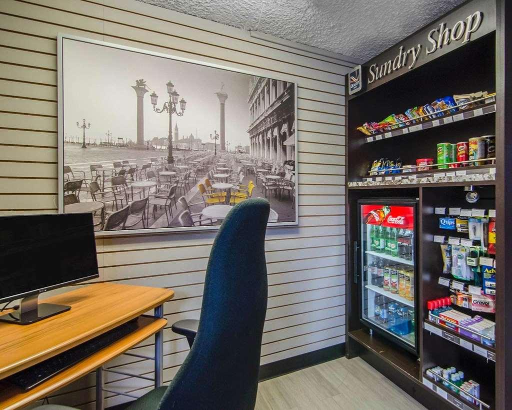 Ramada By Wyndham Whitecourt Ξενοδοχείο Ανέσεις φωτογραφία