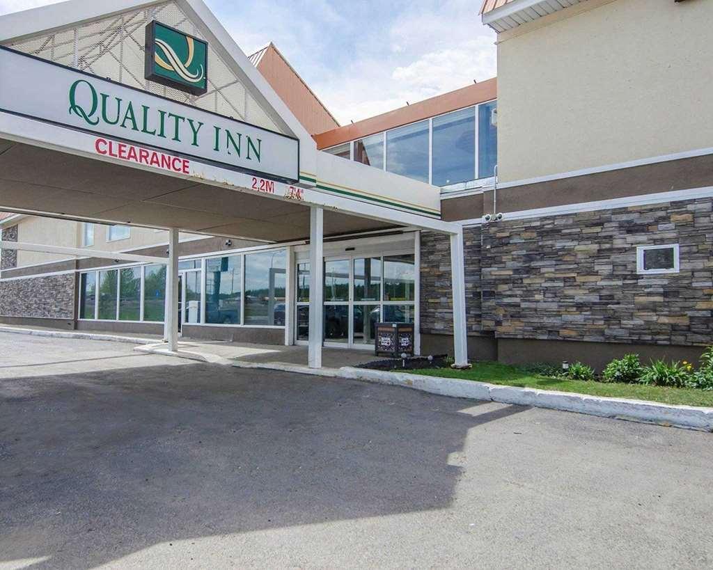 Ramada By Wyndham Whitecourt Ξενοδοχείο Εξωτερικό φωτογραφία