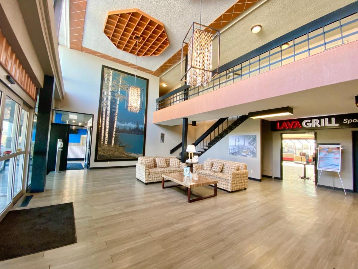 Ramada By Wyndham Whitecourt Ξενοδοχείο Εξωτερικό φωτογραφία
