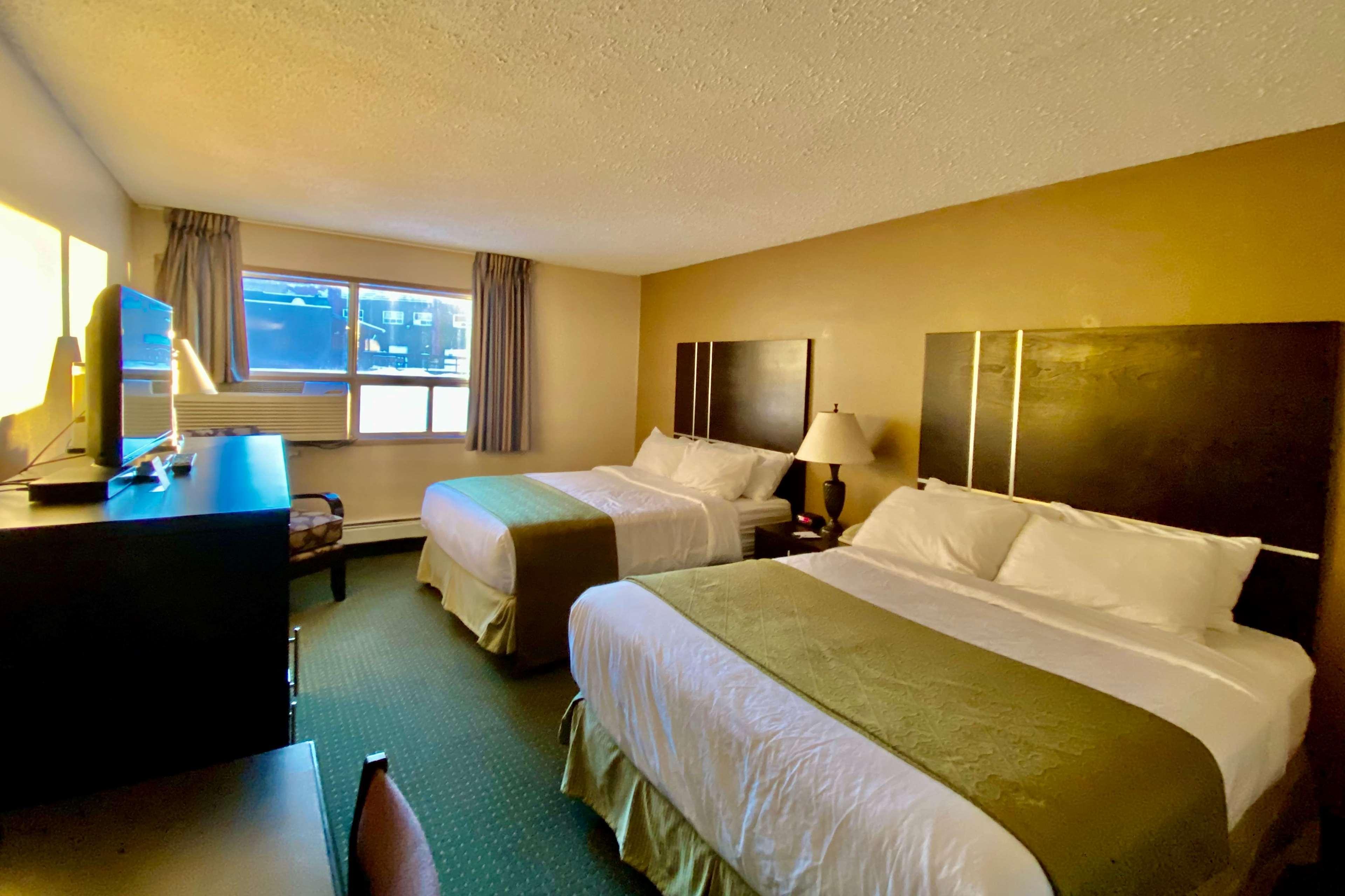 Ramada By Wyndham Whitecourt Ξενοδοχείο Εξωτερικό φωτογραφία
