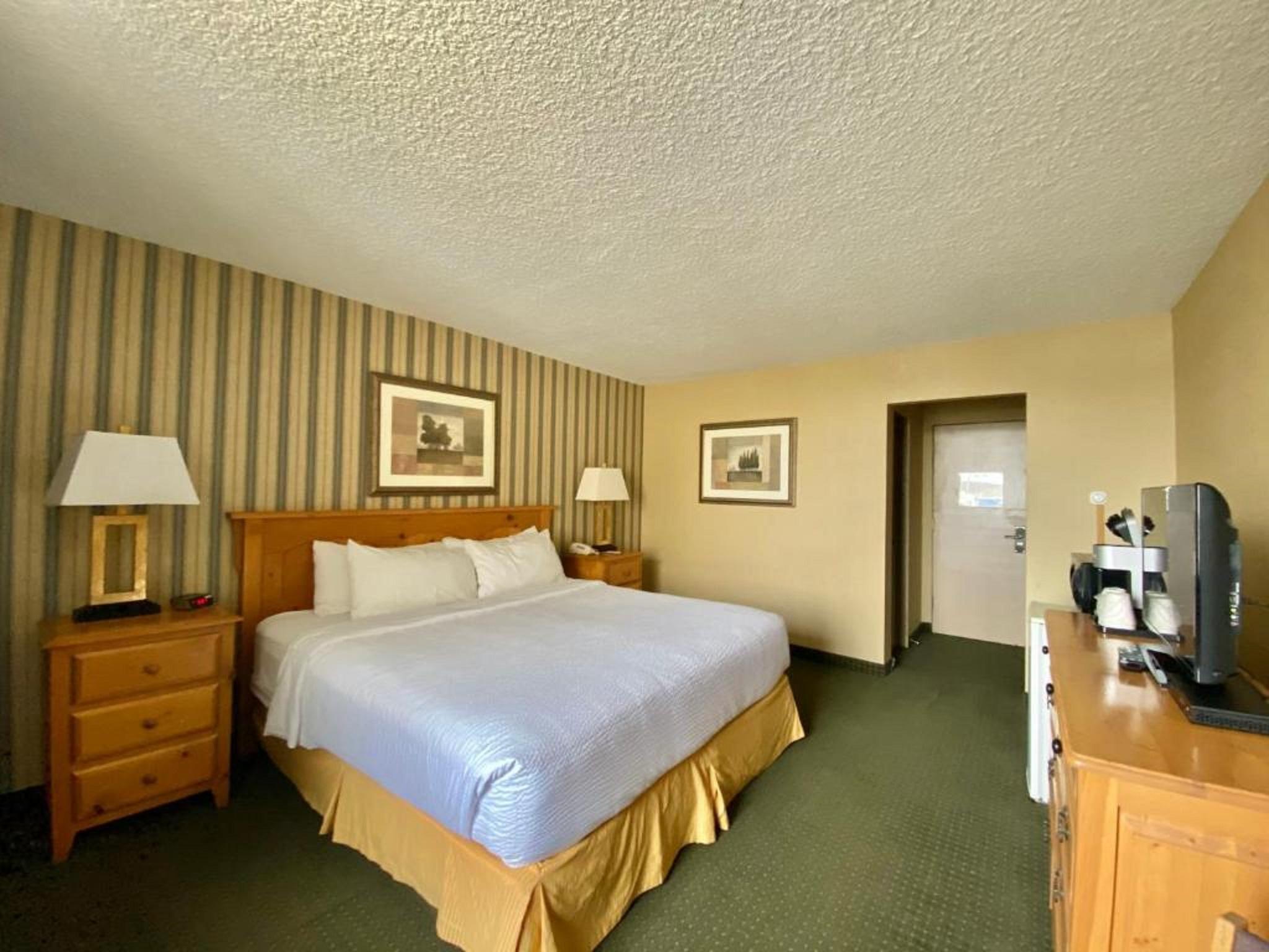 Ramada By Wyndham Whitecourt Ξενοδοχείο Εξωτερικό φωτογραφία