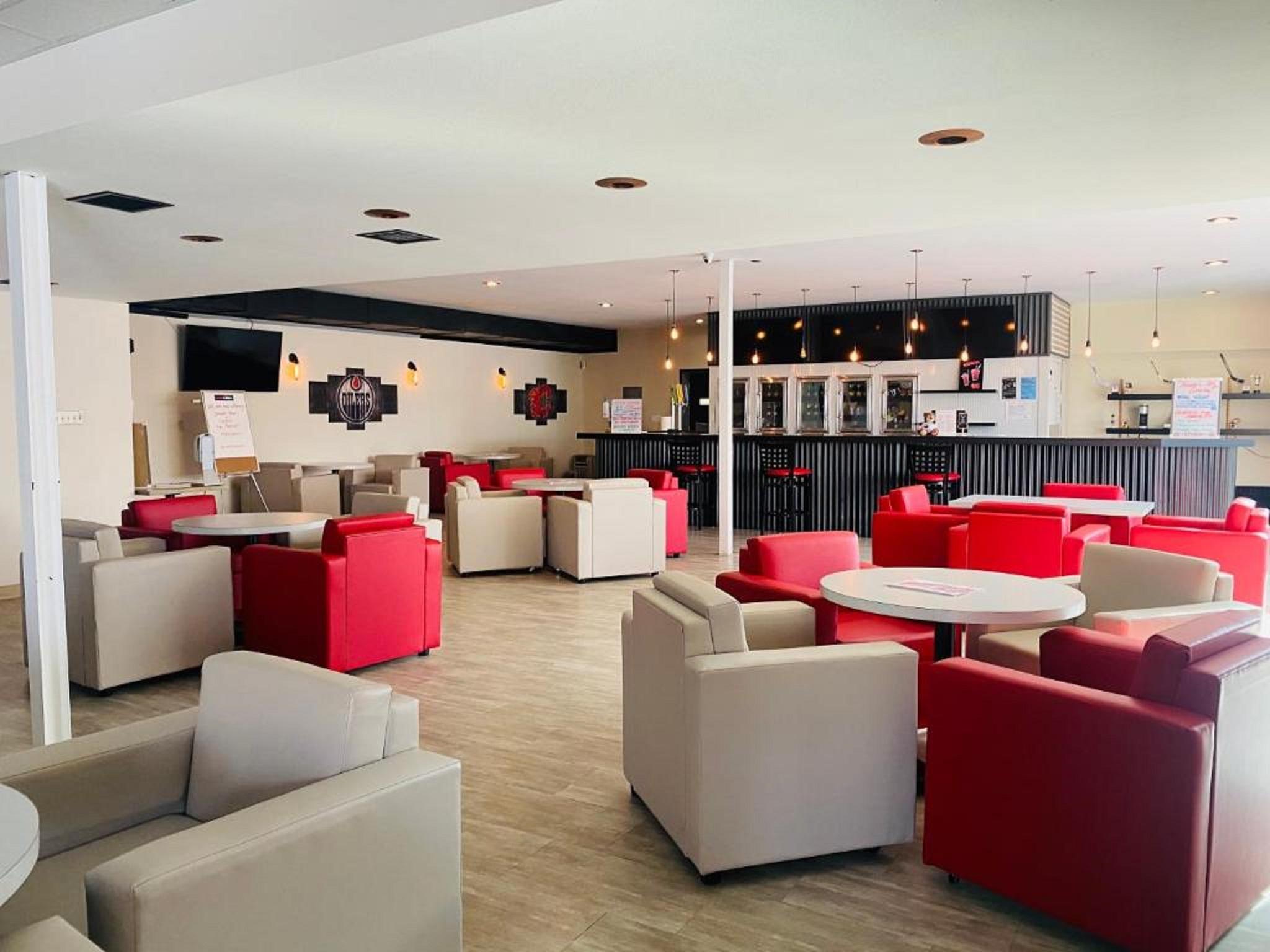 Ramada By Wyndham Whitecourt Ξενοδοχείο Εξωτερικό φωτογραφία
