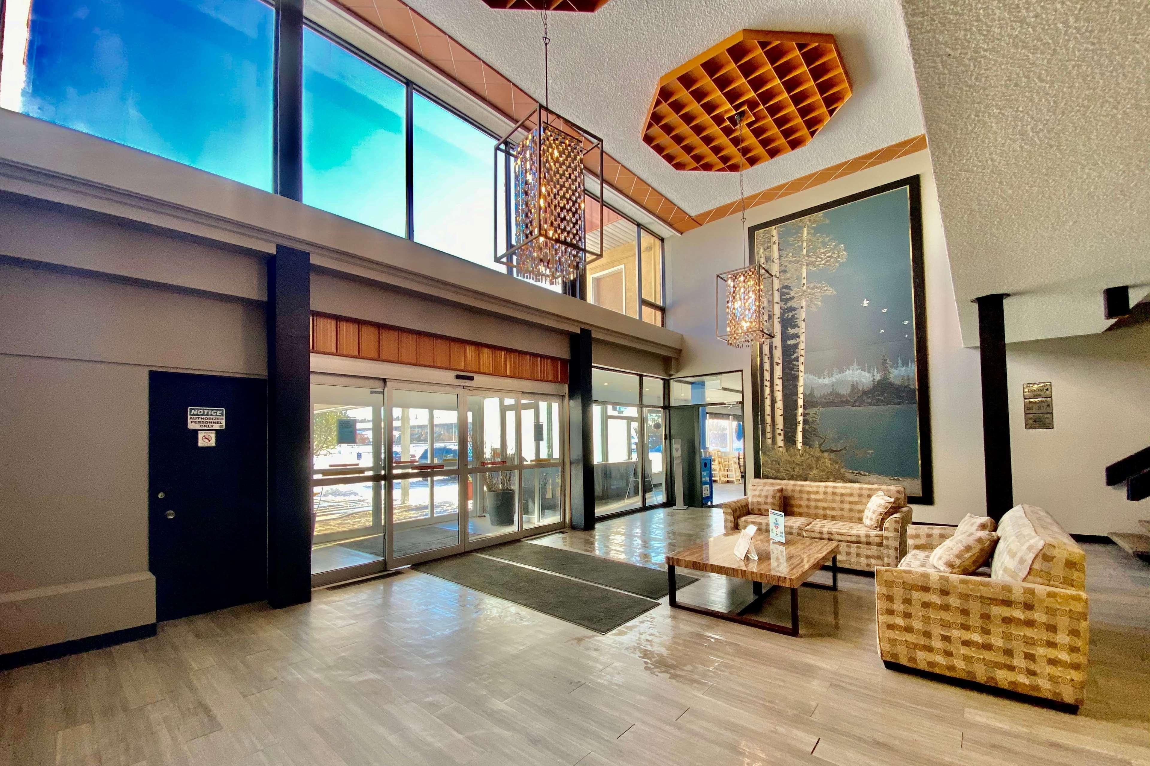 Ramada By Wyndham Whitecourt Ξενοδοχείο Εξωτερικό φωτογραφία