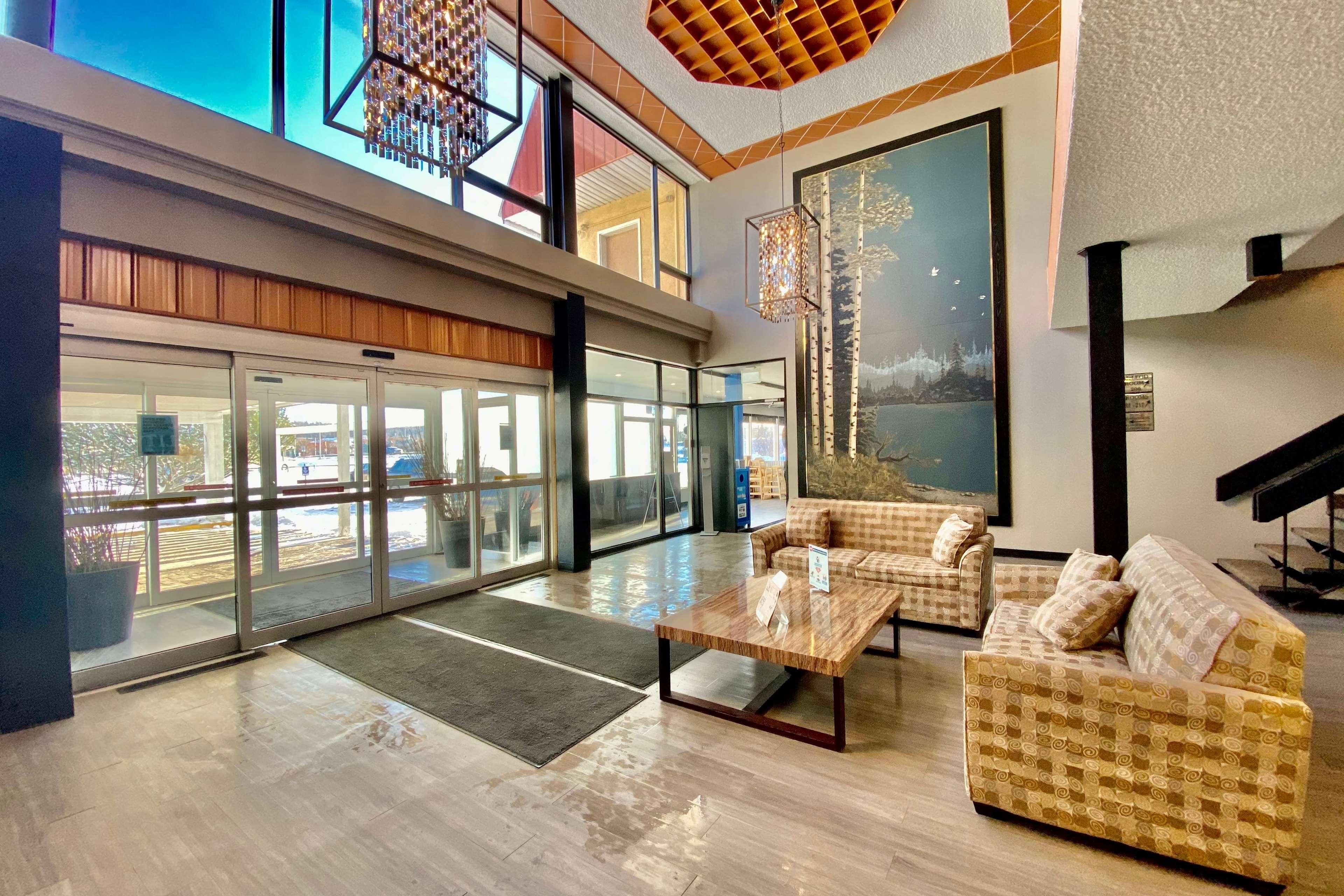 Ramada By Wyndham Whitecourt Ξενοδοχείο Εξωτερικό φωτογραφία