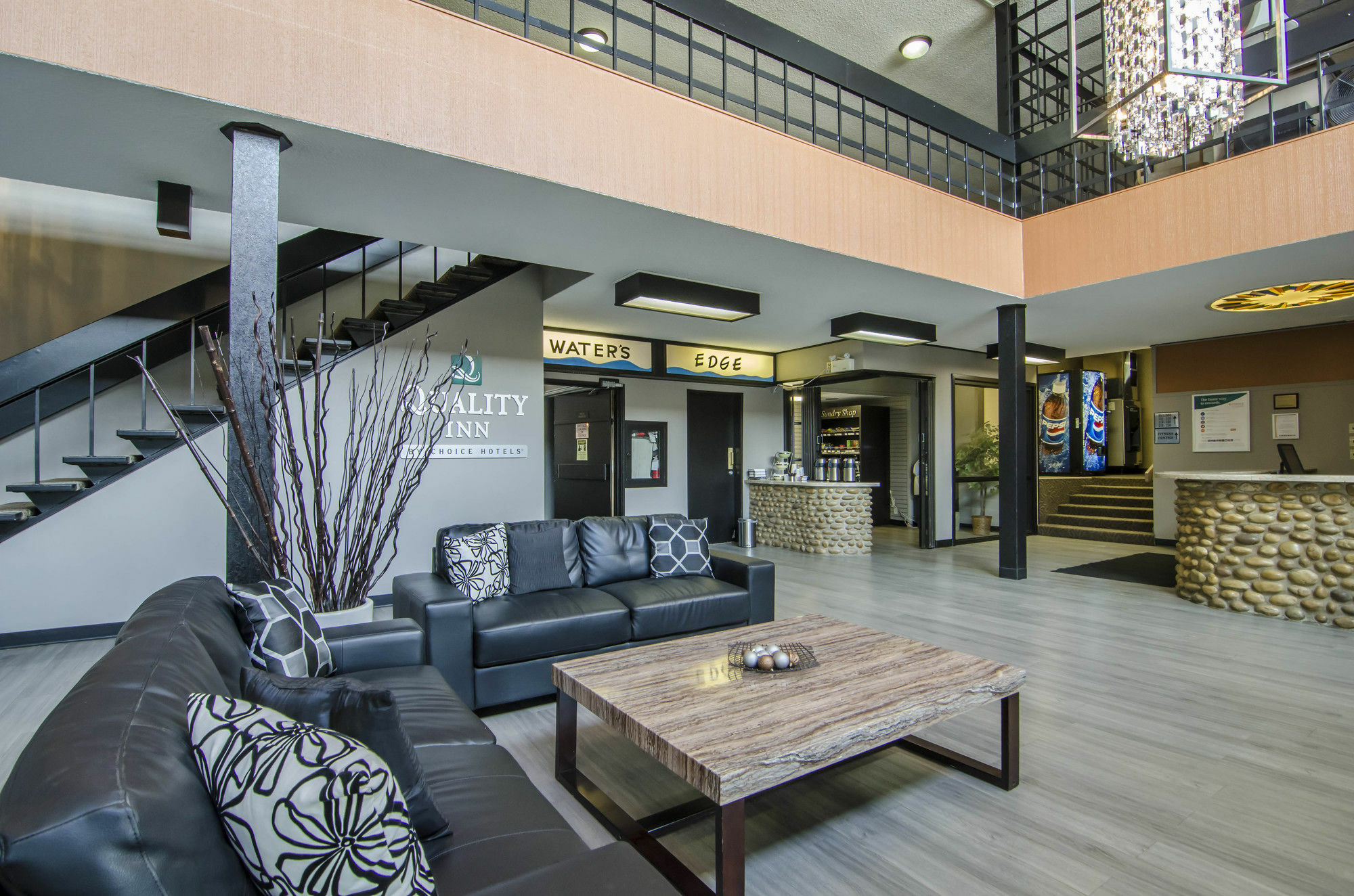 Ramada By Wyndham Whitecourt Ξενοδοχείο Εξωτερικό φωτογραφία