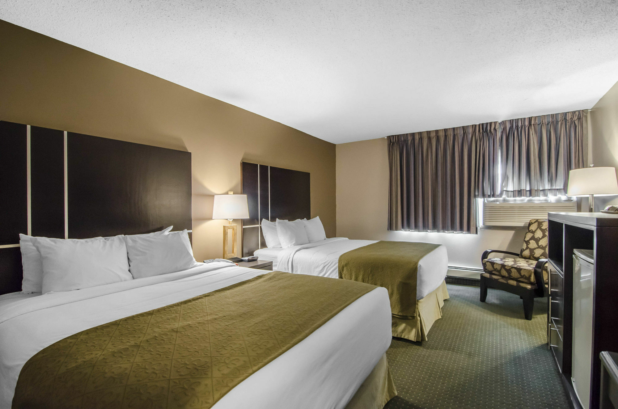 Ramada By Wyndham Whitecourt Ξενοδοχείο Εξωτερικό φωτογραφία