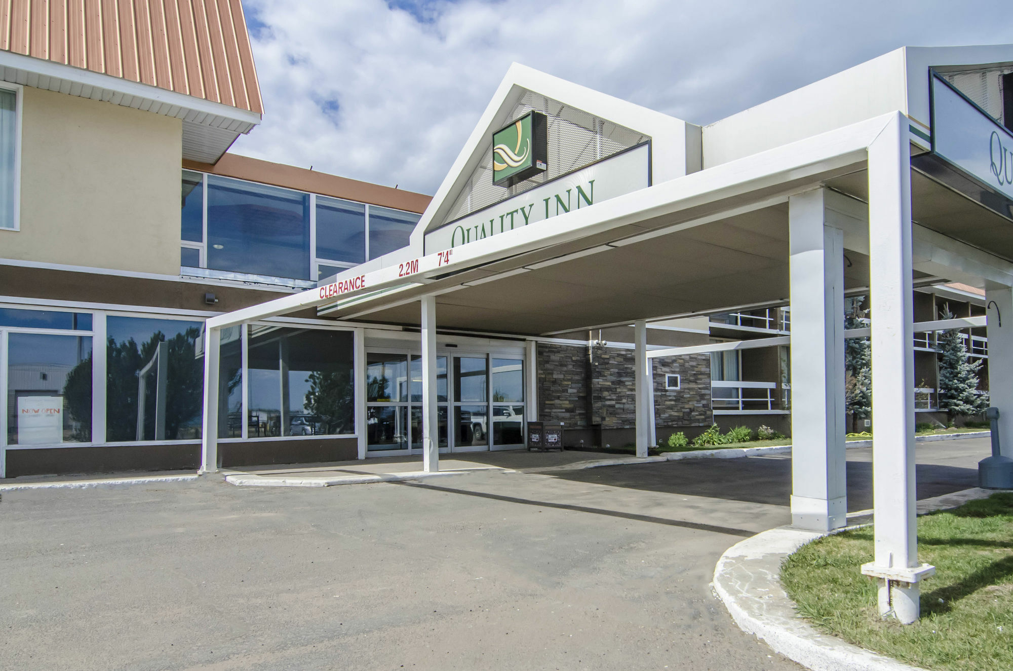 Ramada By Wyndham Whitecourt Ξενοδοχείο Εξωτερικό φωτογραφία