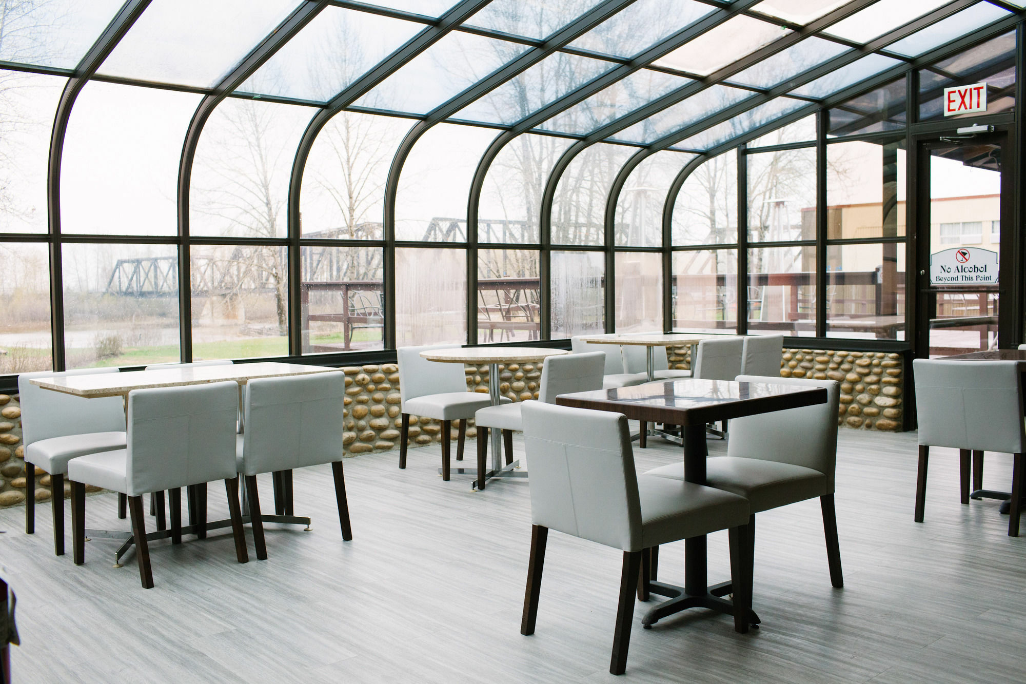 Ramada By Wyndham Whitecourt Ξενοδοχείο Εξωτερικό φωτογραφία